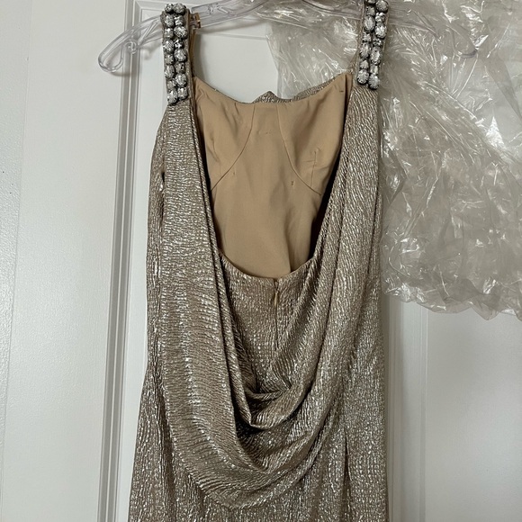 Elegant Silver Evening Gown - Picture 3 of 5